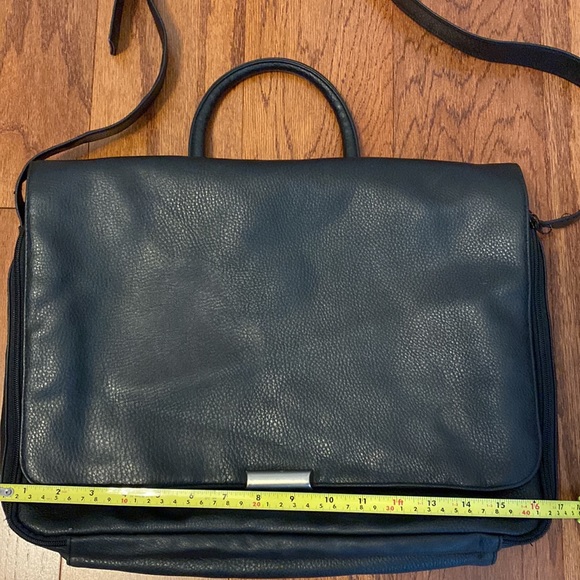 Black vinyl computer shoulder bag- gently used. - Picture 4 of 13